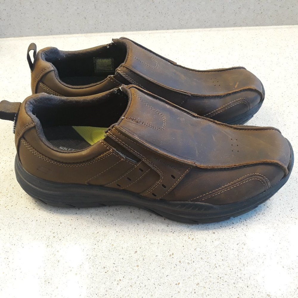 Skechers relaxed fit air-cooled memory foam size 12